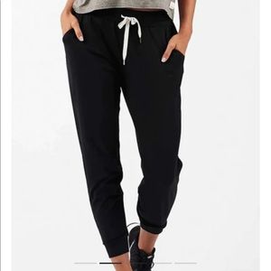 Vuori black joggers